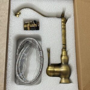 Antique Brass Single-Handle Kitchen/Bathroom Faucet